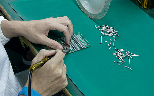 鋰電池生產廠家介紹鋰電池保護板的功能測試(圖1) 鋰電池保護板的功能測試